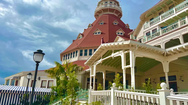 15 Most Romantic Hotels in San Diego for Couples (By Area &amp; Budget)