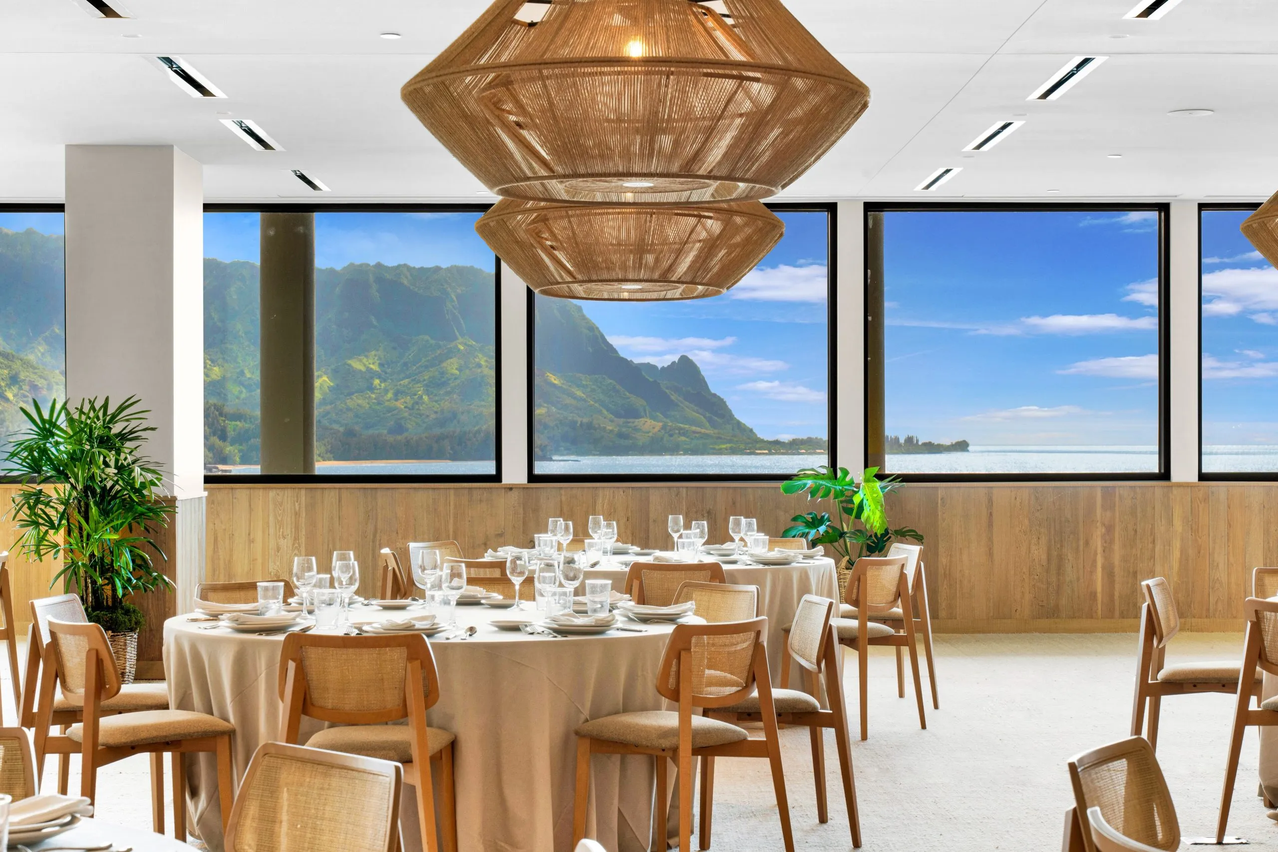 1 Hotel Hanalei Bay; hotels like the White Lotus