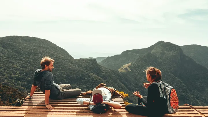 50 Engaging Questions to Start a Conversation with a Stranger While Traveling Alone
