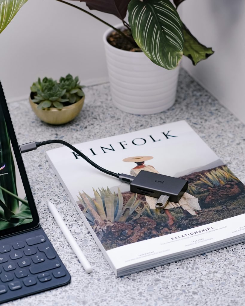 USB dock with USB flash drive connected