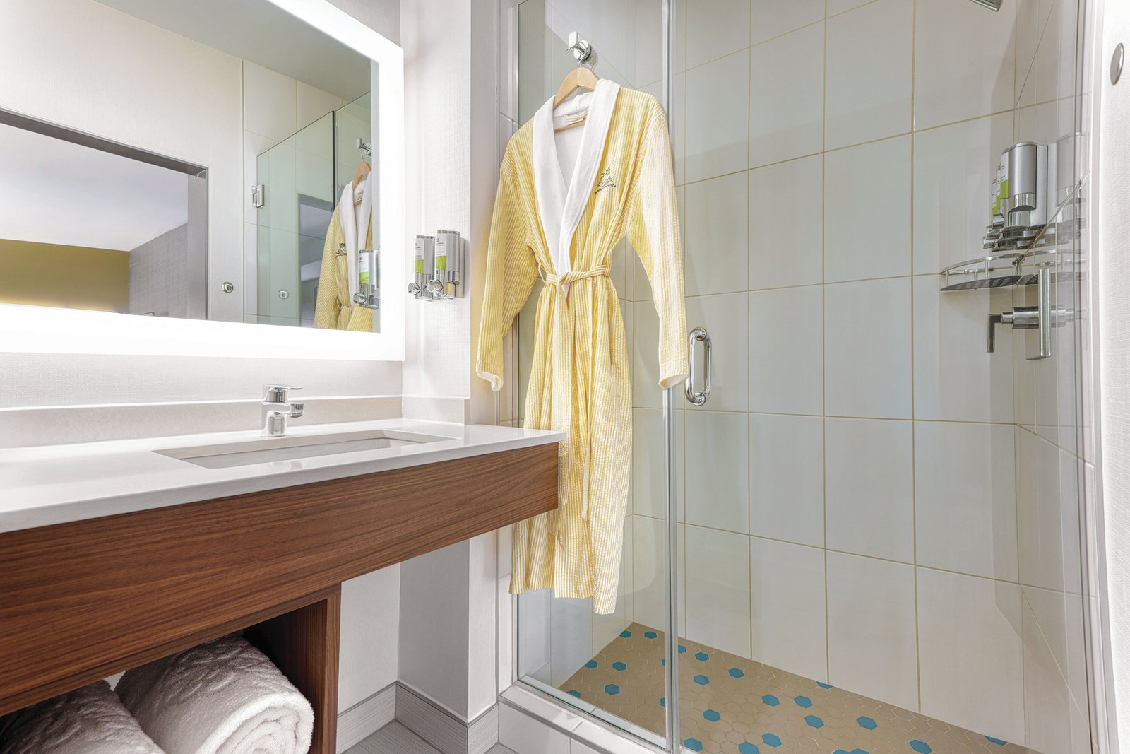 Staypineapple, Hotel Z, Gaslamp San Diego - Source: Expedia
